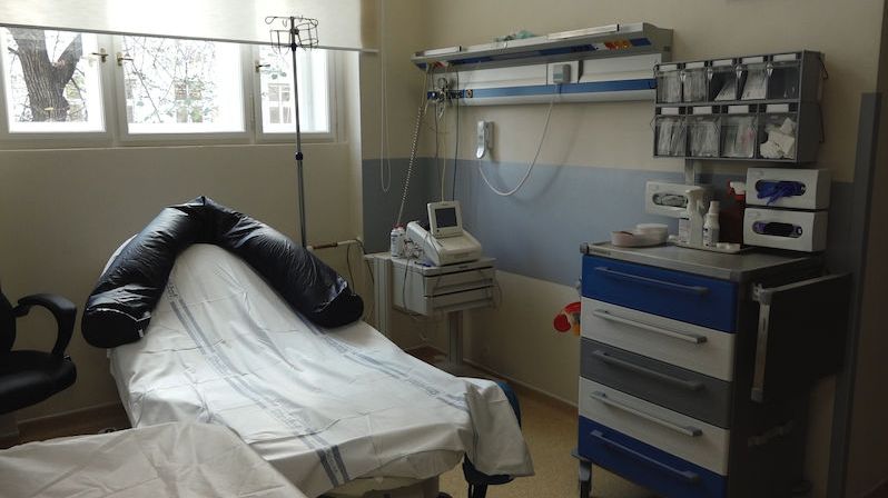 Nemocnice na Vinohradech zrekonstruovala porodní oddělení. Ženy mají větší soukromí